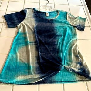 Now and Forever top with knot on front bottom NWOT 3X